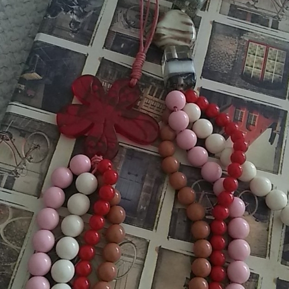 Longer layered red pink beads flower boho necklace Statement Fun Piece - Picture 3 of 3